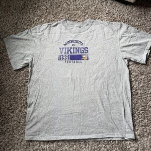 Minnesota Vikings Short Sleeve Shirt Gray Mens Size XL NFL Team Apparel